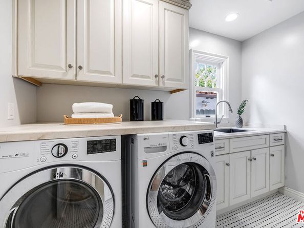 4359 Clybourn Avenue, Toluca Lake CA 91602