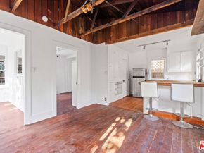 691 Santa Clara Avenue, Venice CA 90291