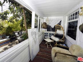 691 Santa Clara Avenue, Venice CA 90291