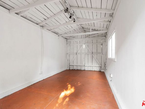 691 Santa Clara Avenue, Venice CA 90291