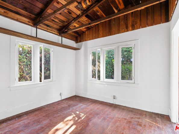 691 Santa Clara Avenue, Venice CA 90291