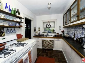 691 Santa Clara Avenue, Venice CA 90291