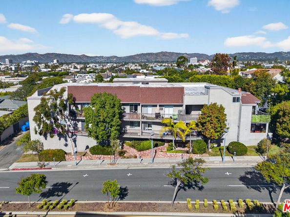 1125 Pico Boulevard 103, Santa Monica CA 90405