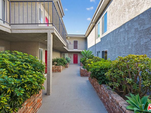 1125 Pico Boulevard 103, Santa Monica CA 90405