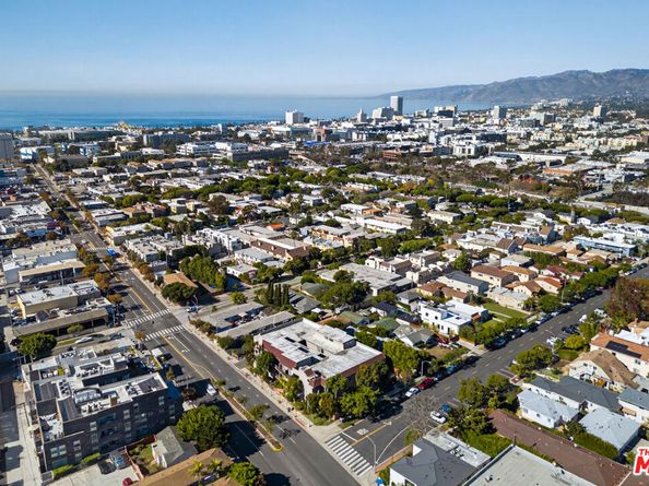 1125 Pico Boulevard 103, Santa Monica CA 90405