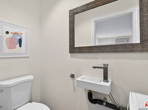 1125 Pico Boulevard 103, Santa Monica CA 90405