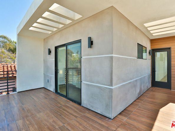 1622 S Mansfield Avenue, Los Angeles CA 90019