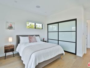 1622 S Mansfield Avenue, Los Angeles CA 90019