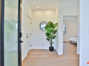 1622 S Mansfield Avenue, Los Angeles CA 90019