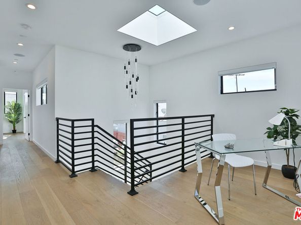 1622 S Mansfield Avenue, Los Angeles CA 90019