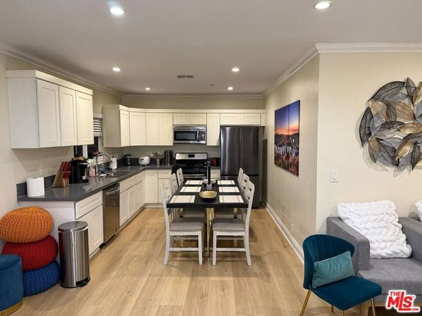 1147 S Kenmore Avenue, Los Angeles CA 90006