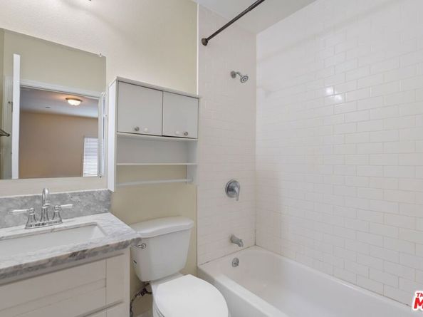 1147 S Kenmore Avenue, Los Angeles CA 90006