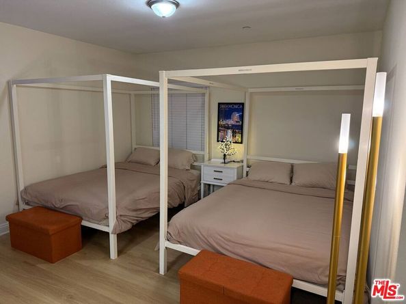 1147 S Kenmore Avenue, Los Angeles CA 90006