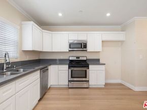 1147 S Kenmore Avenue, Los Angeles CA 90006