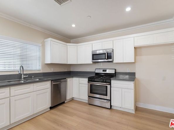 1147 S Kenmore Avenue, Los Angeles CA 90006