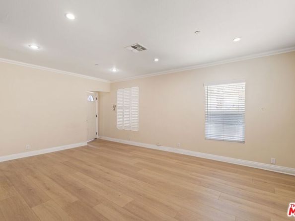 1147 S Kenmore Avenue, Los Angeles CA 90006