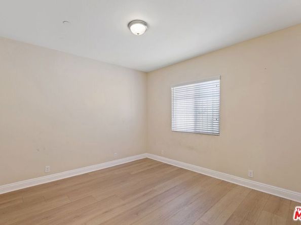 1147 S Kenmore Avenue, Los Angeles CA 90006