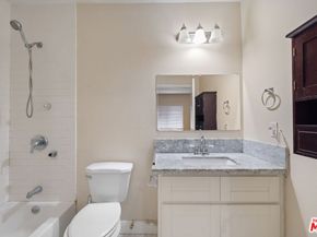 1147 S Kenmore Avenue, Los Angeles CA 90006