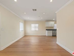 1147 S Kenmore Avenue, Los Angeles CA 90006