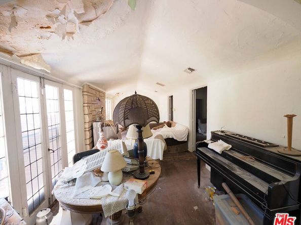 742 Schumacher Drive, Los Angeles CA 90048