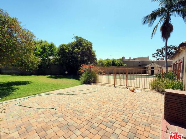 742 Schumacher Drive, Los Angeles CA 90048