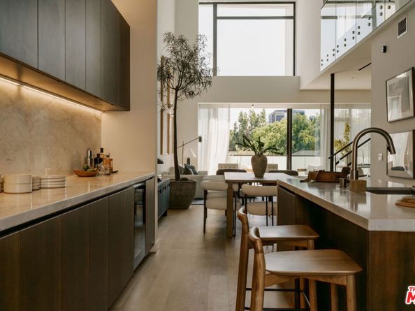 702 N Doheny Drive TH8, West Hollywood CA 90069