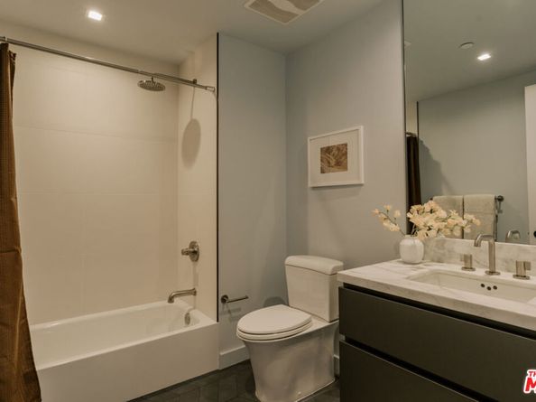 702 N Doheny Drive TH8, West Hollywood CA 90069