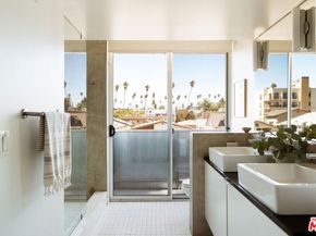 333 S Wilton Place 2, Los Angeles CA 90020