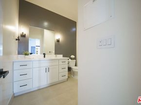 3810 Wilshire Boulevard 804, Los Angeles CA 90010