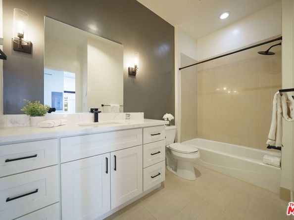 3810 Wilshire Boulevard 804, Los Angeles CA 90010