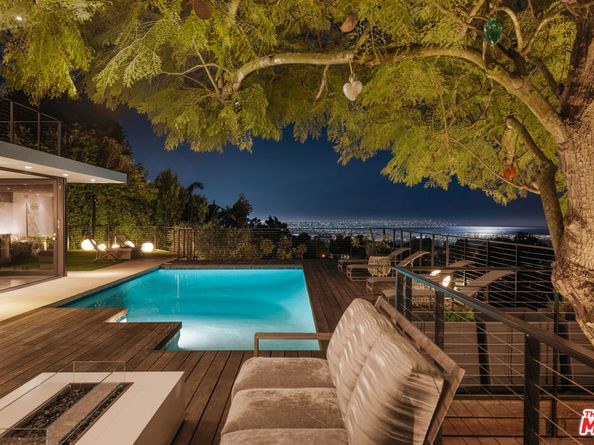 1215 Chickory Lane, Los Angeles CA 90049