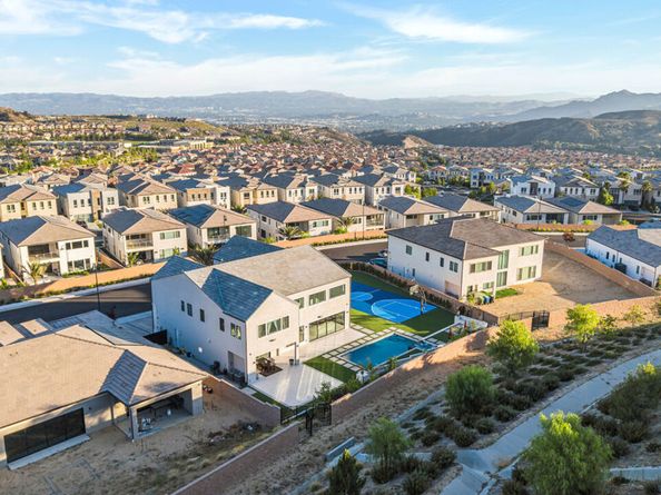 12553 N Ridgeline Road, Porter Ranch CA 91326