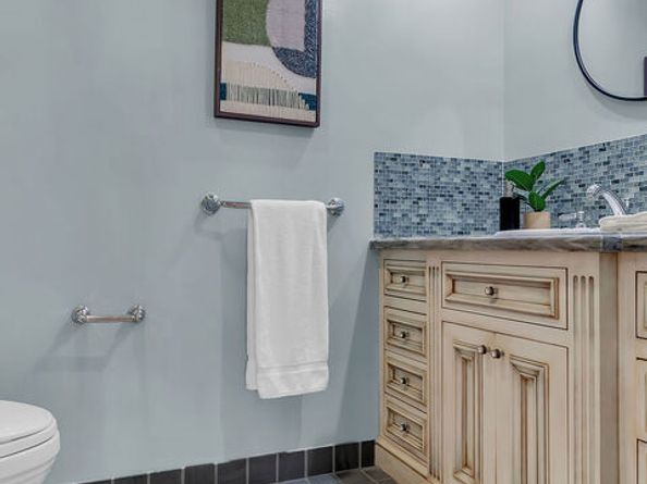 6526 Lindenhurst Avenue, Los Angeles CA 90048