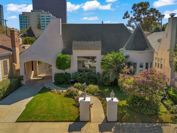 6526 Lindenhurst Avenue, Los Angeles CA 90048
