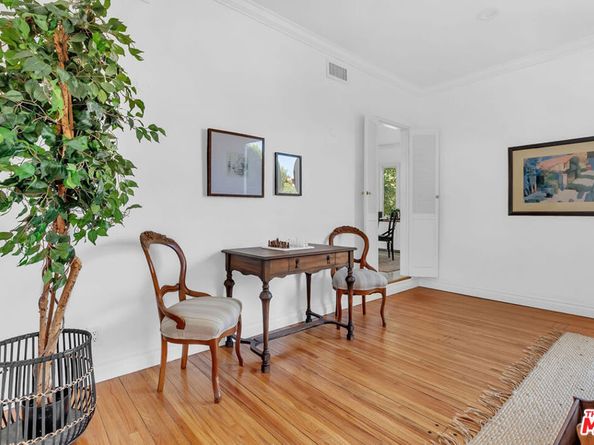 6526 Lindenhurst Avenue, Los Angeles CA 90048