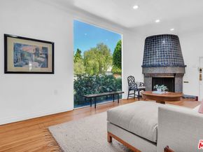 6526 Lindenhurst Avenue, Los Angeles CA 90048