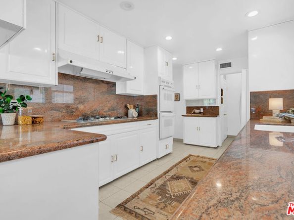 6526 Lindenhurst Avenue, Los Angeles CA 90048