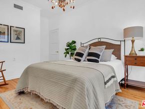 6526 Lindenhurst Avenue, Los Angeles CA 90048