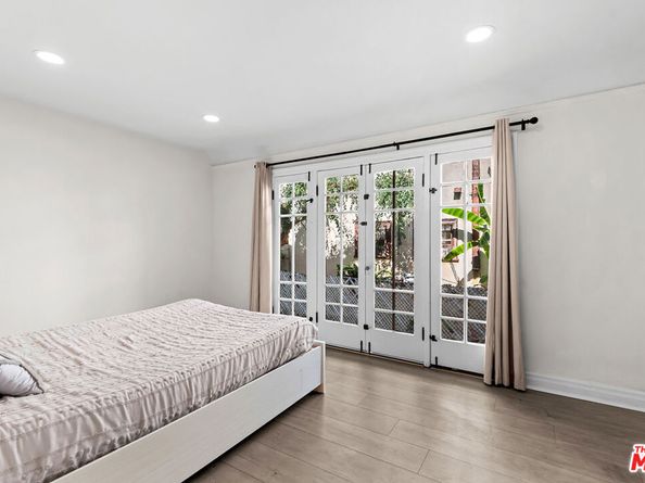 2406 3rd Avenue, Los Angeles CA 90018