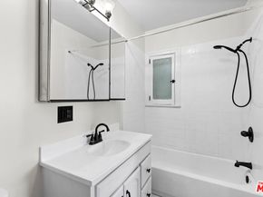 2406 3rd Avenue, Los Angeles CA 90018