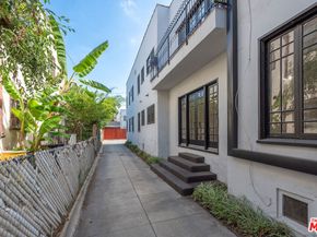 2406 3rd Avenue, Los Angeles CA 90018