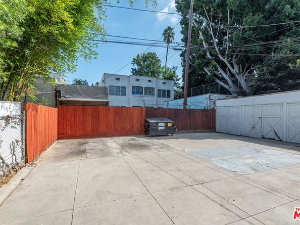 2406 3rd Avenue, Los Angeles CA 90018