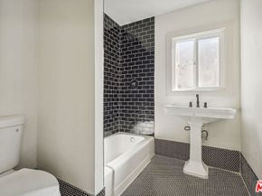 2230 S Cloverdale Avenue, Los Angeles CA 90016