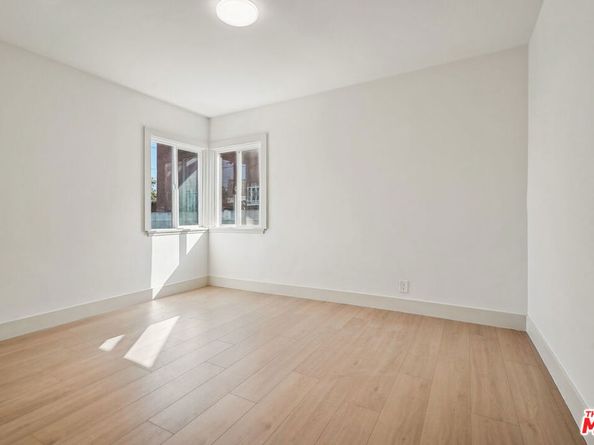 2230 S Cloverdale Avenue, Los Angeles CA 90016
