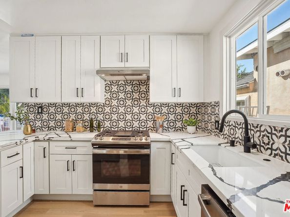 2230 S Cloverdale Avenue, Los Angeles CA 90016