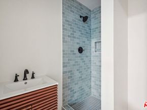 2230 S Cloverdale Avenue, Los Angeles CA 90016