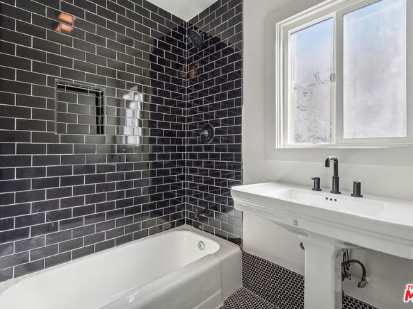 2230 S Cloverdale Avenue, Los Angeles CA 90016