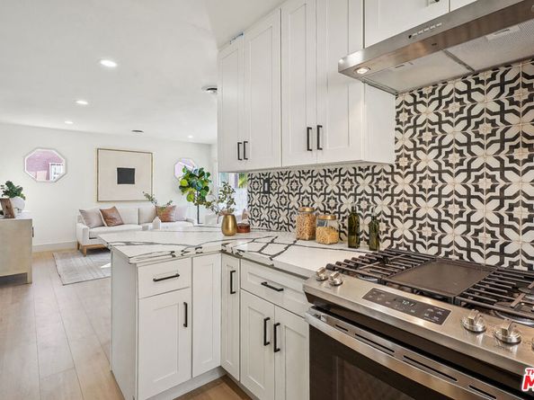 2230 S Cloverdale Avenue, Los Angeles CA 90016