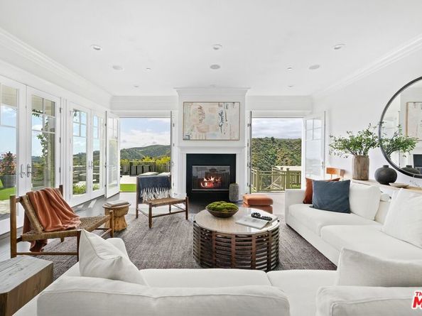 1143 Linda Flora Drive, Los Angeles CA 90049