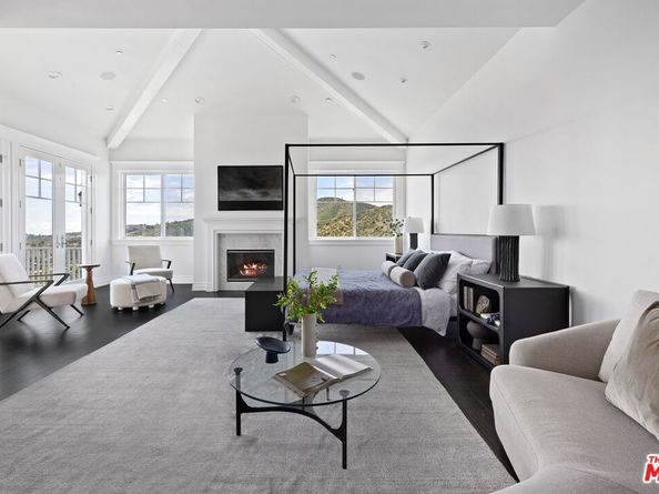 1143 Linda Flora Drive, Los Angeles CA 90049